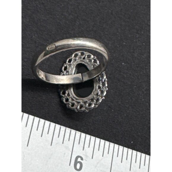 Vintage Sterling Silver Ring With Amber Oval Stone & Decorative Bezel Setting - Picture 7 of 11